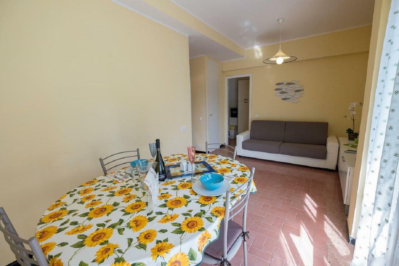 Mae'S Apartment Monterosso al Mare Bagian luar foto