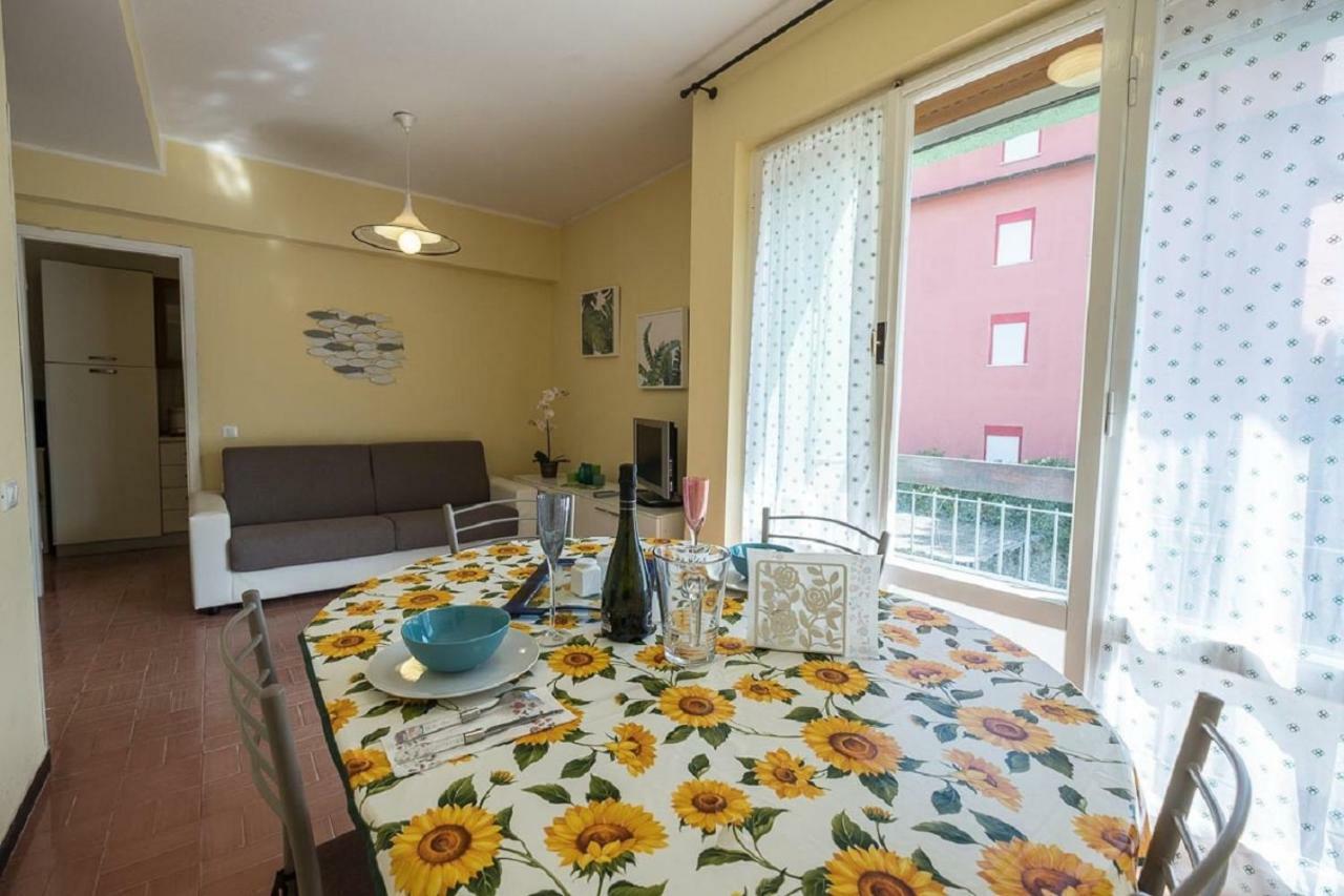 Mae'S Apartment Monterosso al Mare Bagian luar foto